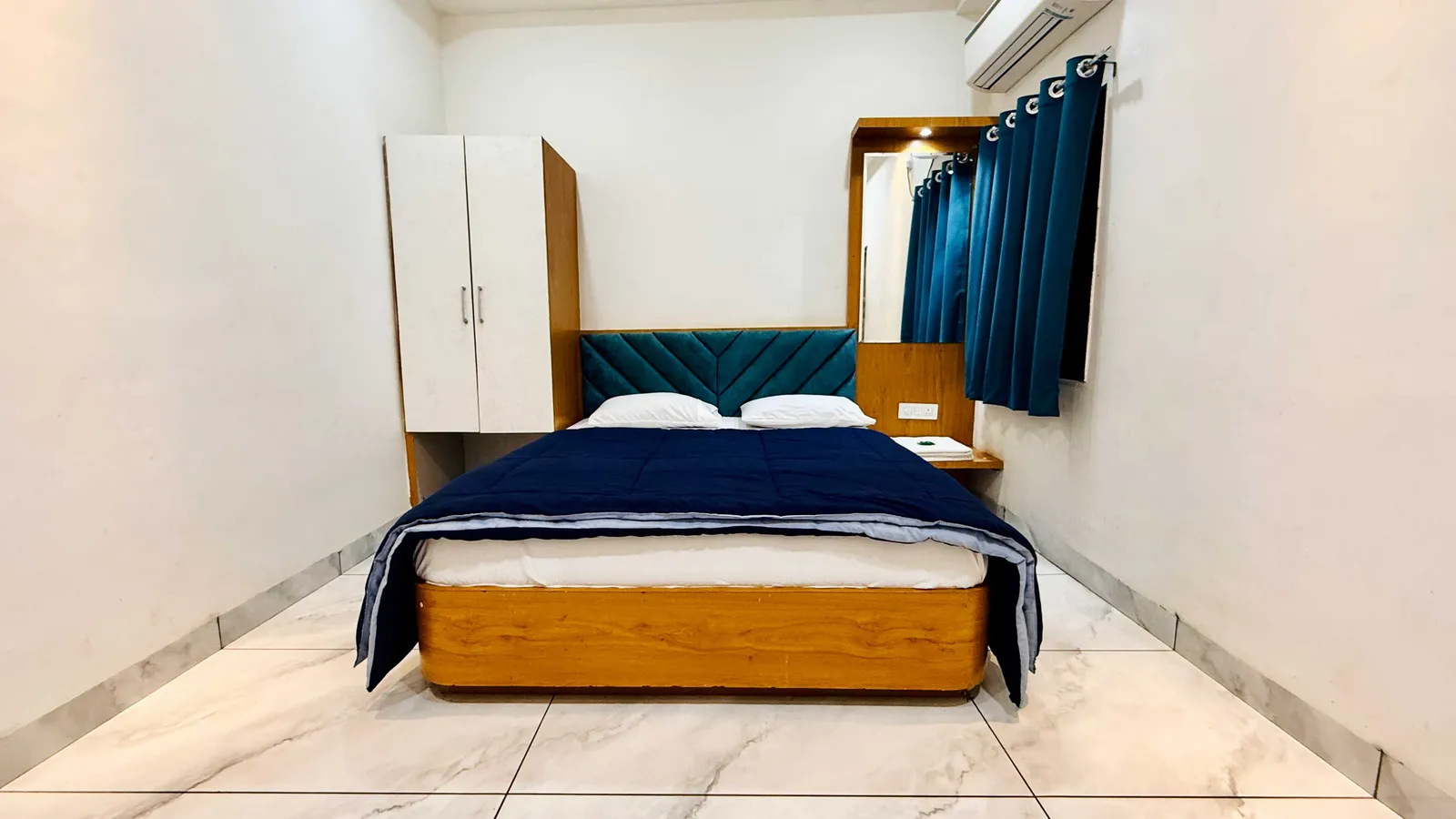 Double Bed Room Layout